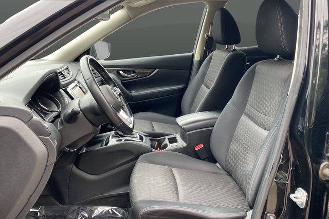 Used 2017 Magnetic Black Nissan SV image 9