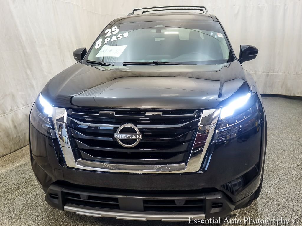 Certified Used 2025 Super Black Nissan SL image 5