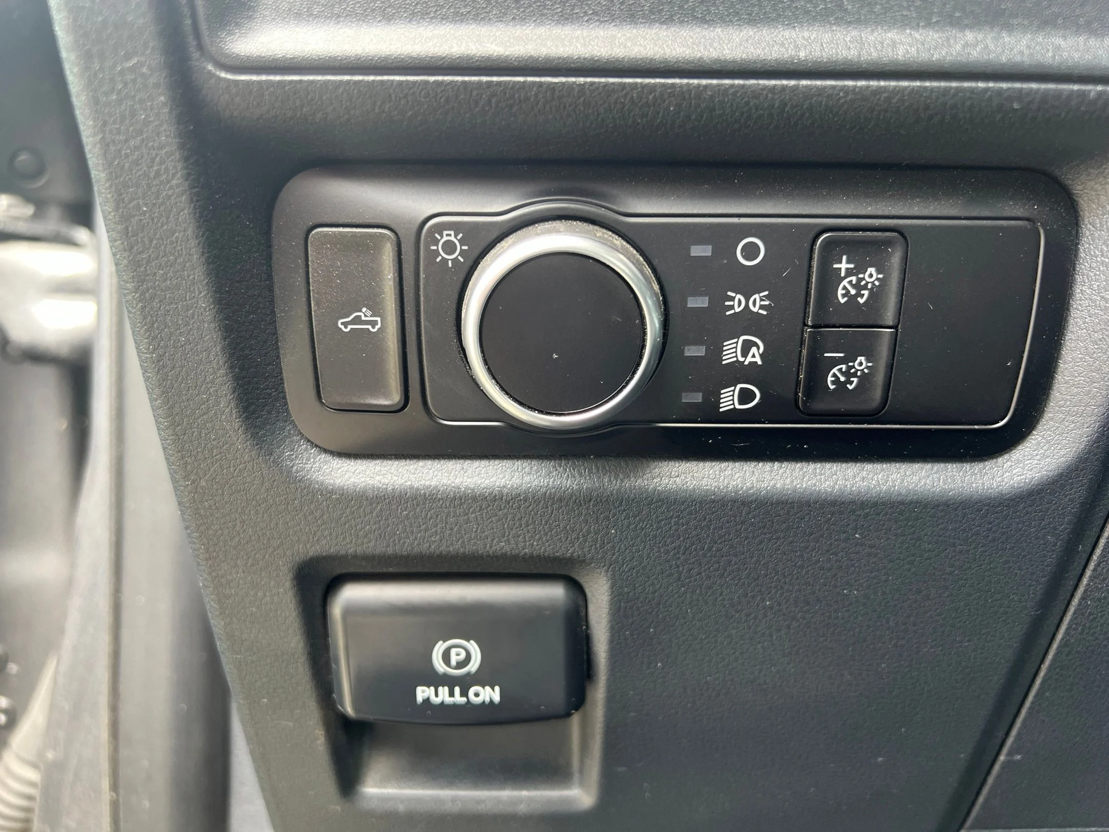 Used 2023 Gray Ford XL image 18