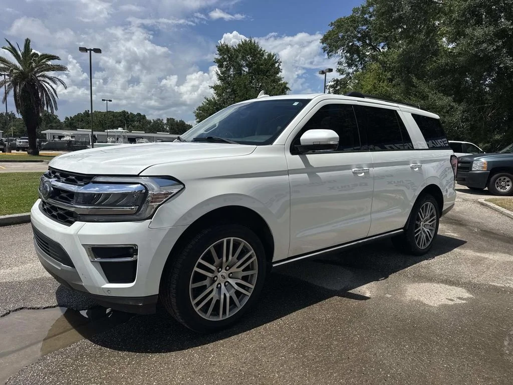 Certified Used 2022 Star White Ford Limited image 6