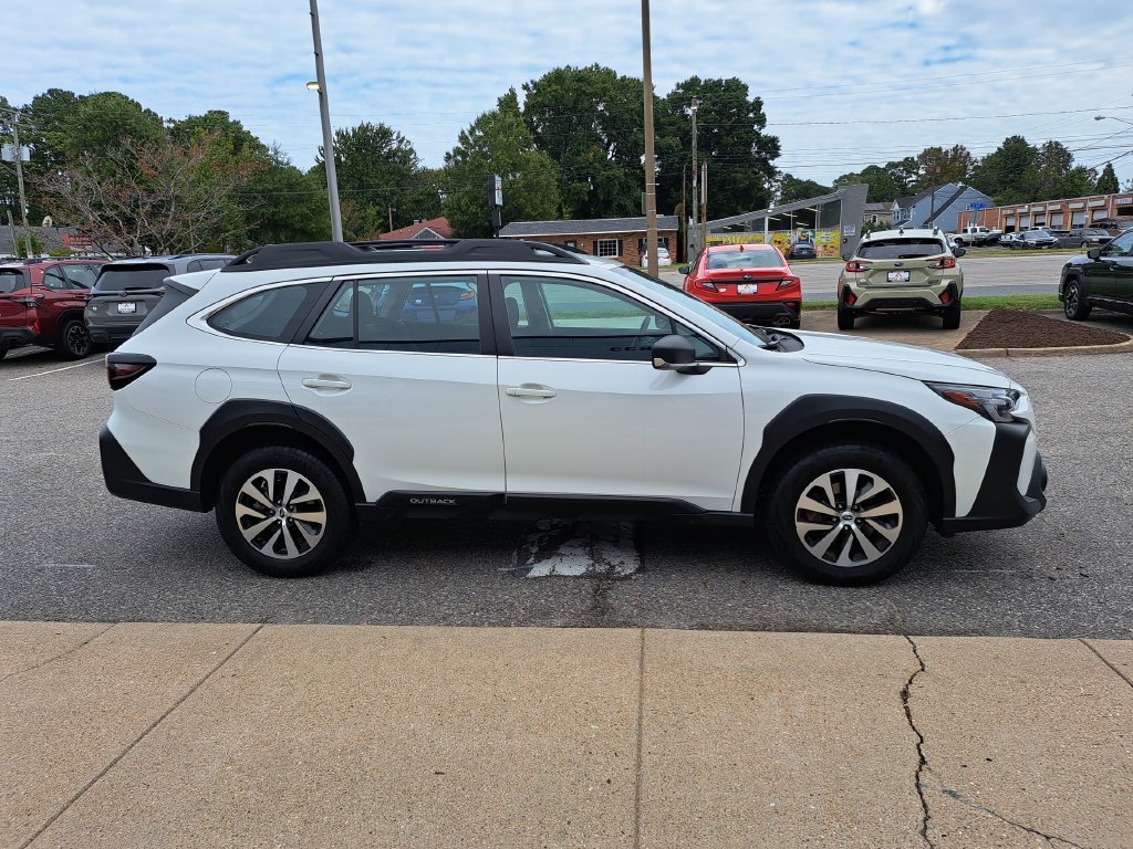 Used 2025 White Subaru 2.5i image 7