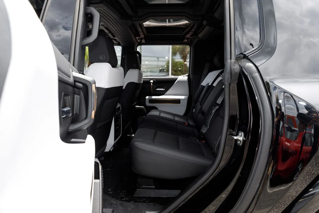 Used 2025 Black GMC 2X image 24