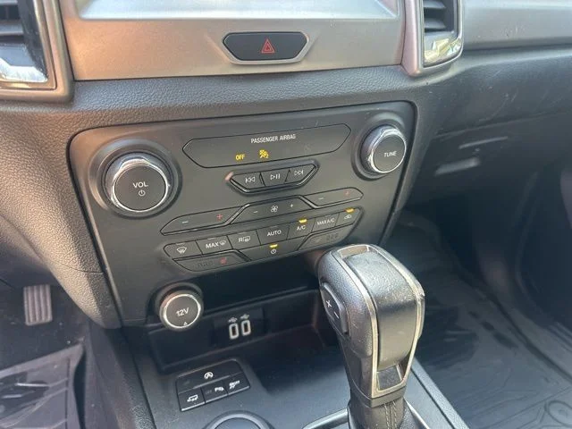 Used 2019 Black Ford XLT image 16