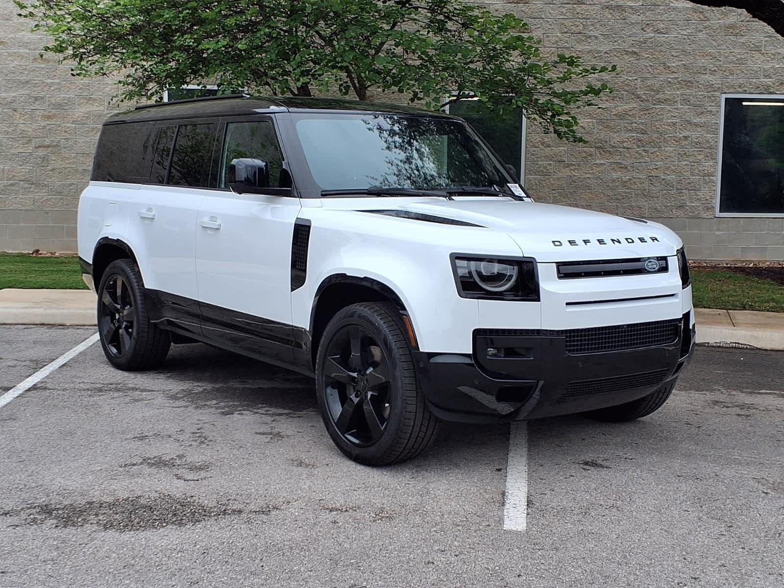 New 2026 Fuji White Land Rover X-Dynamic SE image 3