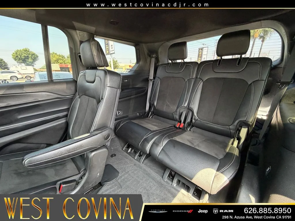 Used 2023 Silver Jeep Altitude image 19