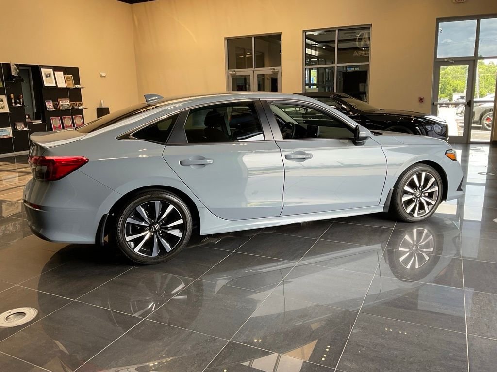 Used 2023  Honda EX image 7