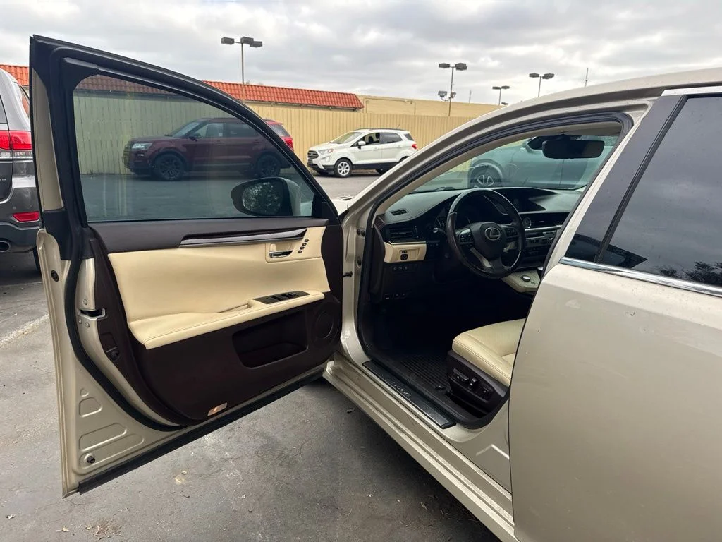 Used 2017 Beige Lexus 350 image 7
