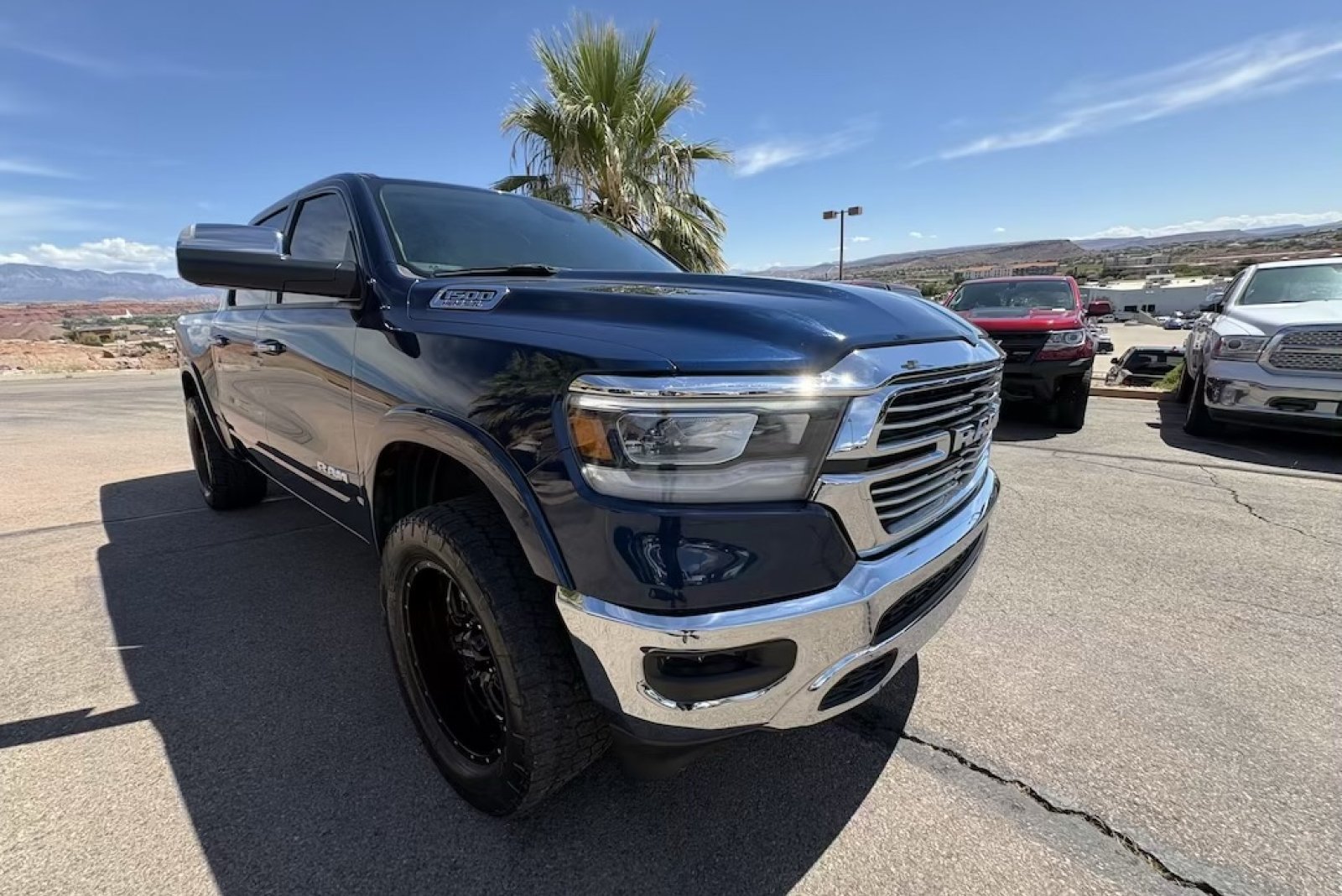 Used 2019 Patriot Blue Pearlcoat Ram Laramie image 8