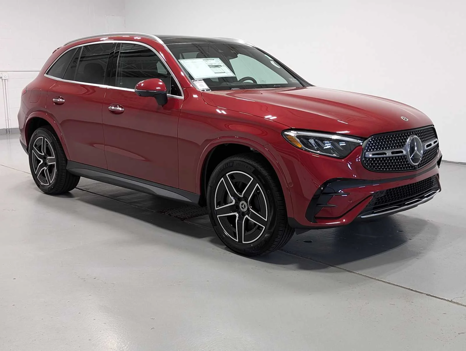 New 2026 MANUFAKTUR Patagonia Red Metallic Mercedes-Benz GLC 300 image 6
