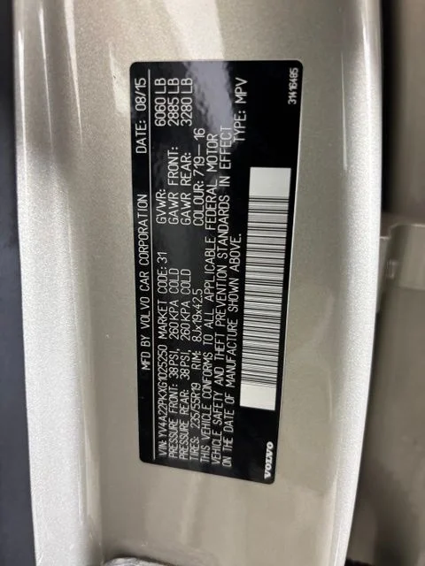 Used 2016  Volvo T6 Momentum image 26