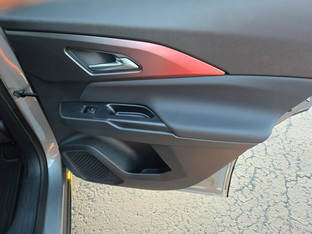 2025 Chevrolet Equinox EV RS - Photo 8