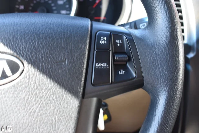 Used 2013 Red Kia LX image 21