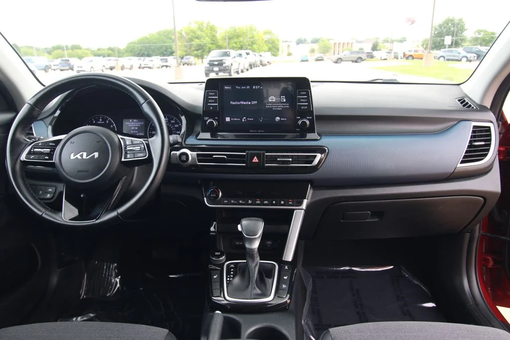 Used 2023 Orange Kia S image 38