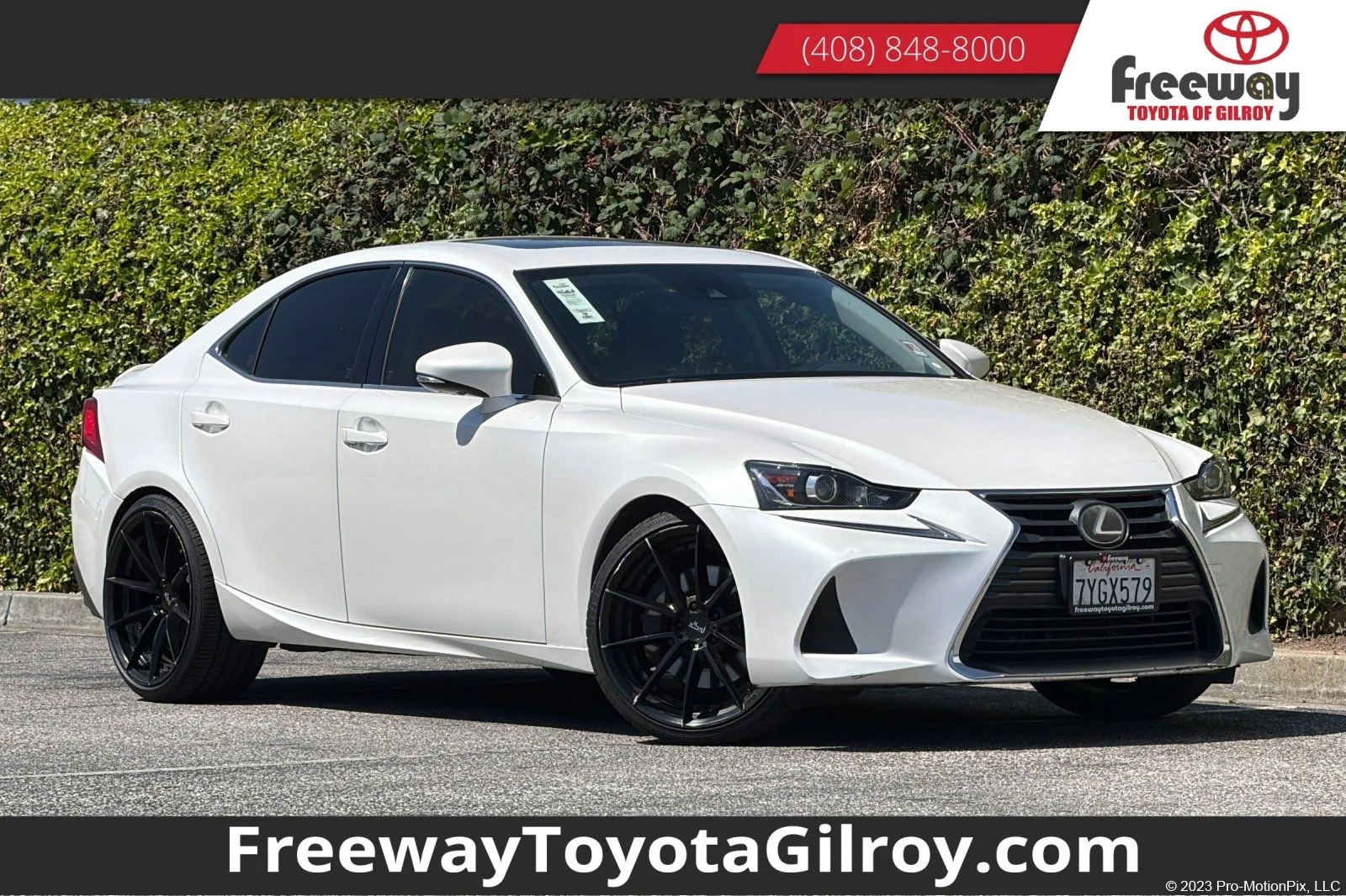 2017 Lexus IS 350 200t's photo