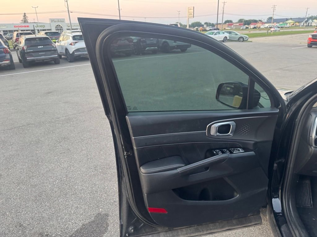 Used 2023 Black Kia SX image 15