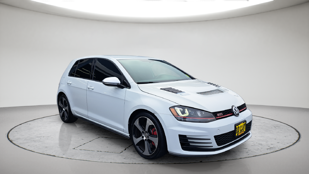 Used 2017  Volkswagen Sport image 3