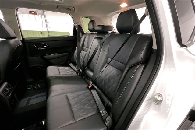2025 Nissan Rogue Platinum - Photo 11
