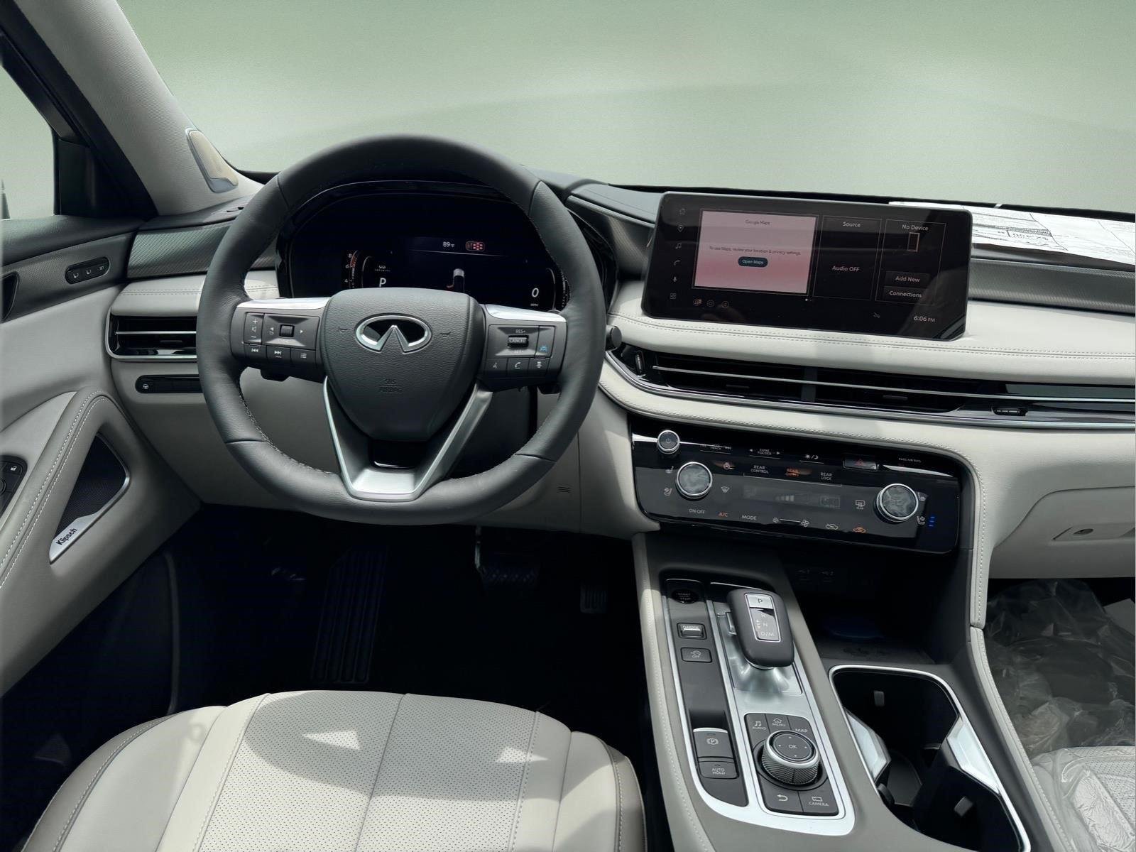 New 2027 RADIANT WHITE INFINITI Luxe AWD image 17