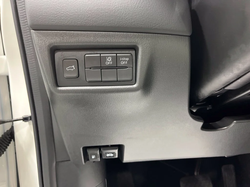 Used 2024 White Metallic Mazda 2.5 S Premium Plus Package image 13
