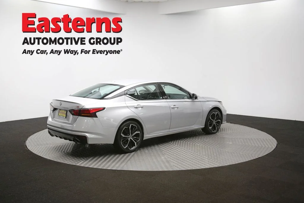 Used 2024 Silver Nissan 2.5 SR image 40