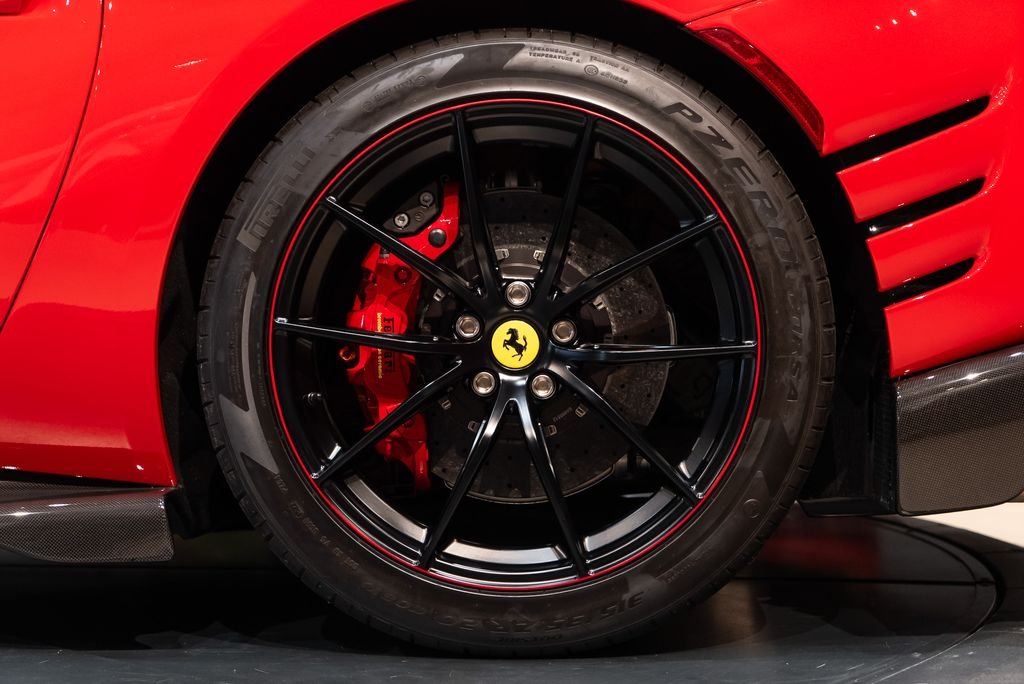 2022 Ferrari 812 Competizione 812 Competizione - Photo 14