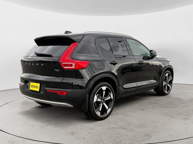 Used 2020 Black Volvo Momentum image 5