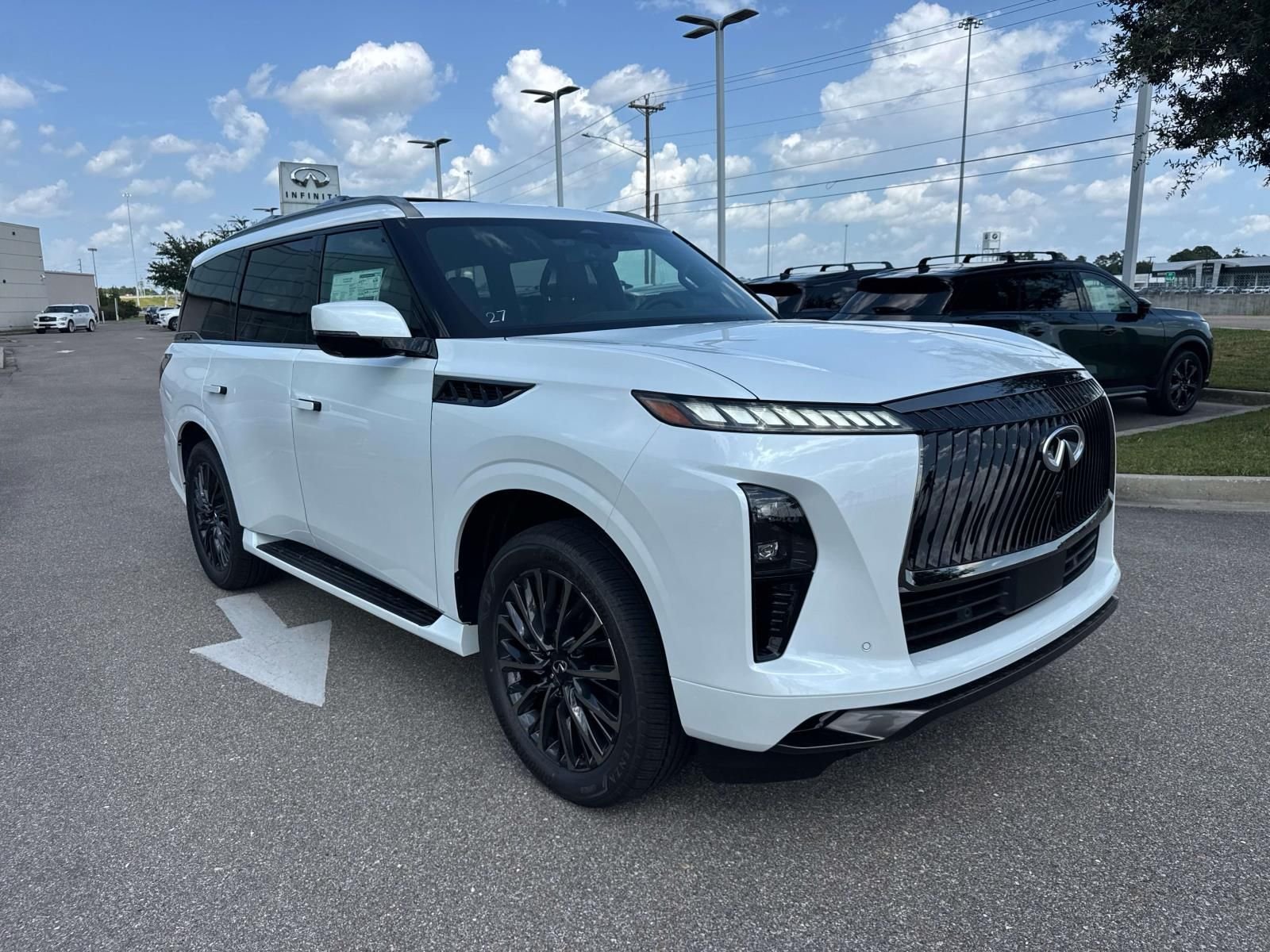 New 2027 RADIANT WHITE INFINITI Autograph 4WD image 4