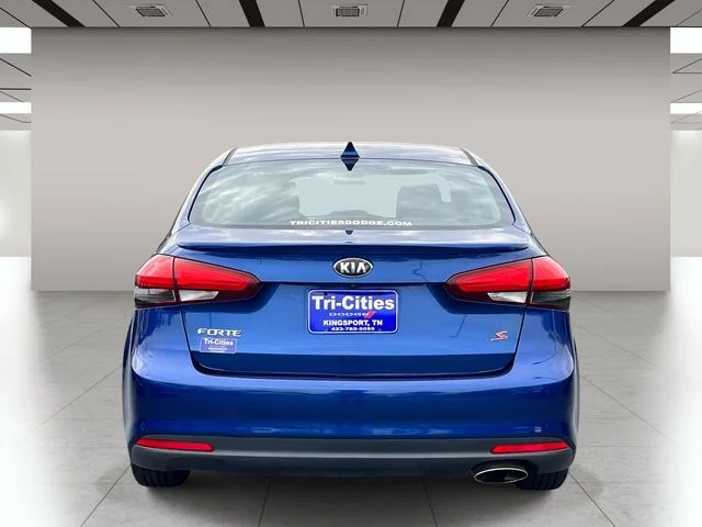 Used 2018 Blue Kia S image 4