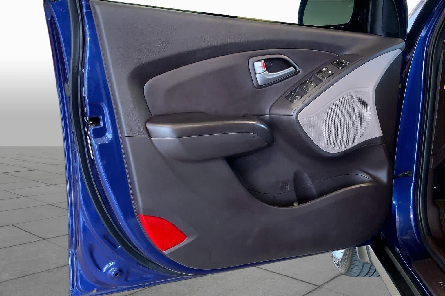 Used 2011 Iris Blue Hyundai GLS image 21