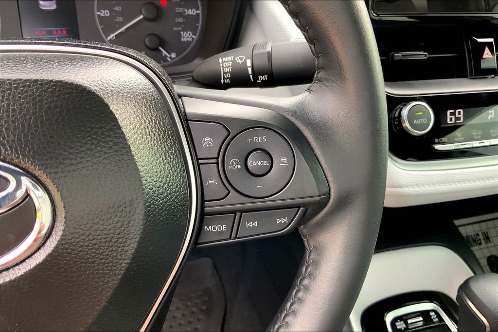 Used 2025 Midnight Black Metallic Toyota SE image 18