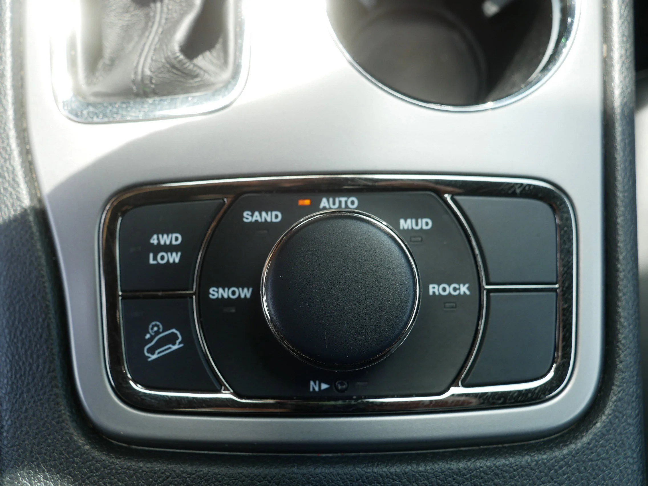 Used 2021 Granite Crystal Metallic Clearcoat Jeep 80th Anniversary image 31