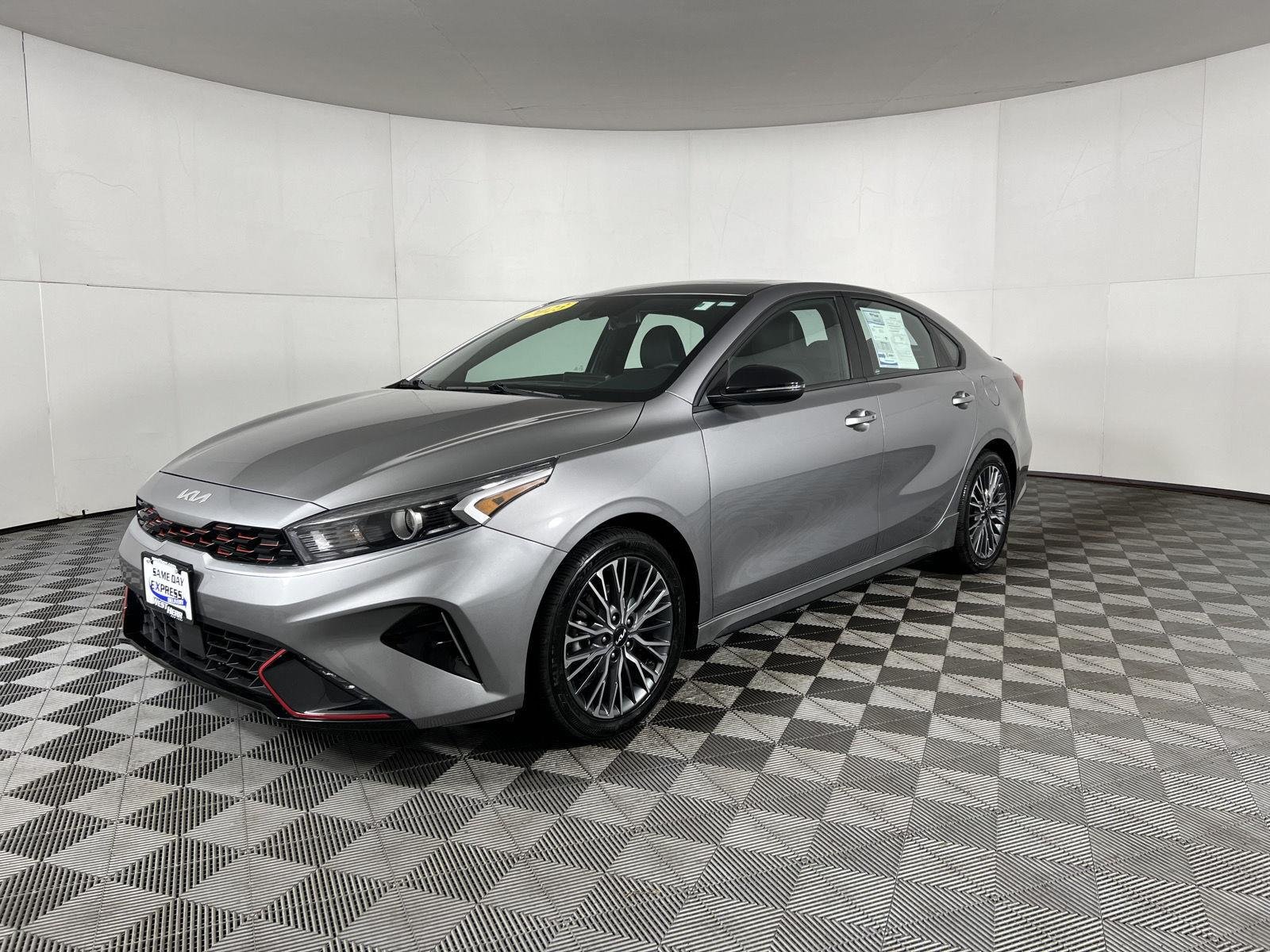 Used 2023 Steel Gray Kia GT-Line image 4
