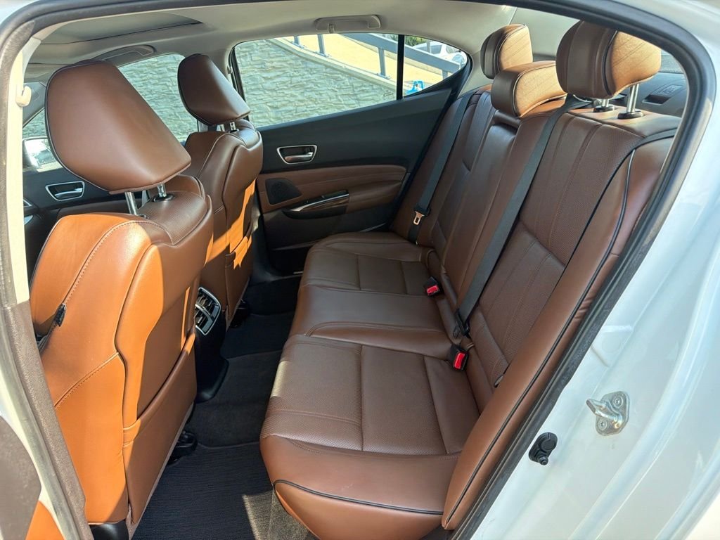 Used 2019 White Acura 3.5L Technology Pkg image 13