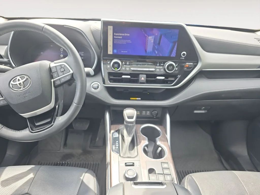 Used 2023 Magnetic Gray Metallic Toyota Platinum image 10
