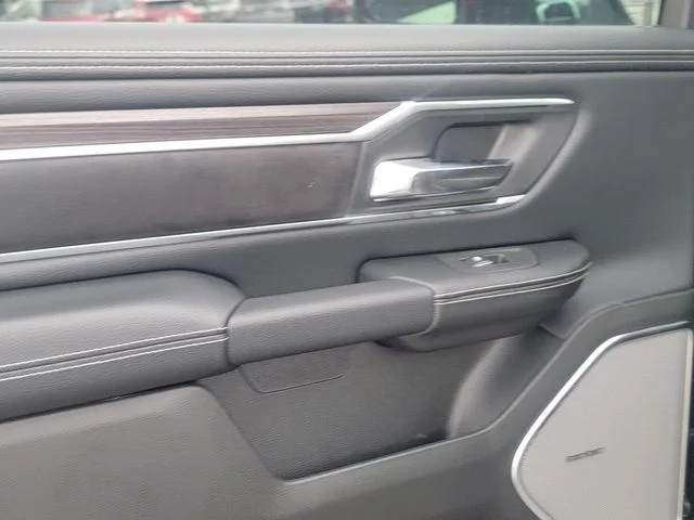 New 2026 Granite Crystal Metallic Clear-Coat Exterior Paint RAM Laramie image 12