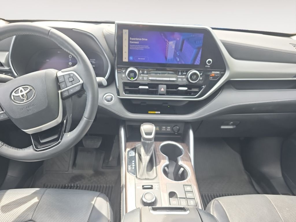 Used 2023 Magnetic Gray Metallic Toyota Platinum image 10