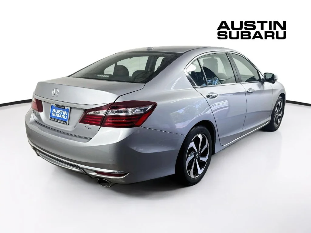Used 2016 Silver Honda EX-L image 7