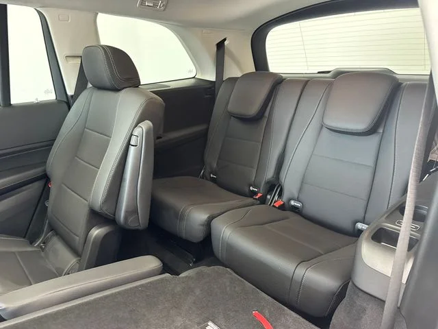 New 2026 MANUFAKTUR Alpine Gray Mercedes-Benz GLS 450 image 44