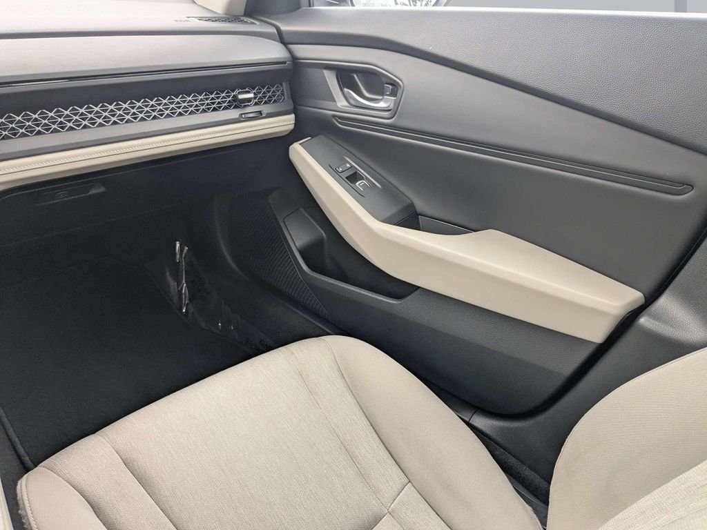 Used 2023  Honda EX image 15