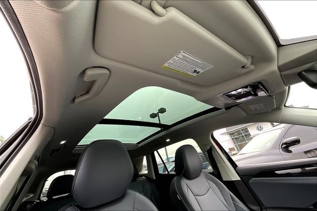 2025 Volkswagen Tiguan SE - Photo 26