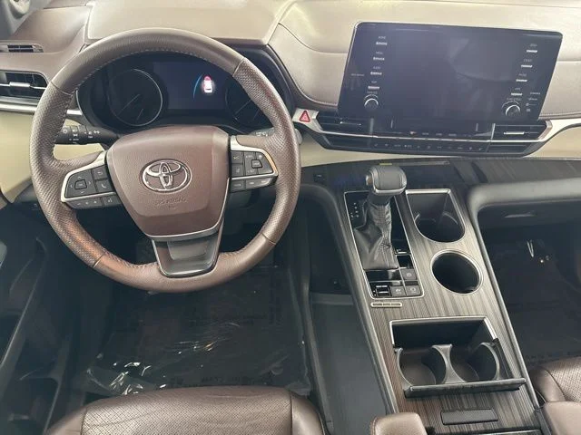 Used 2021 White Toyota Platinum image 24