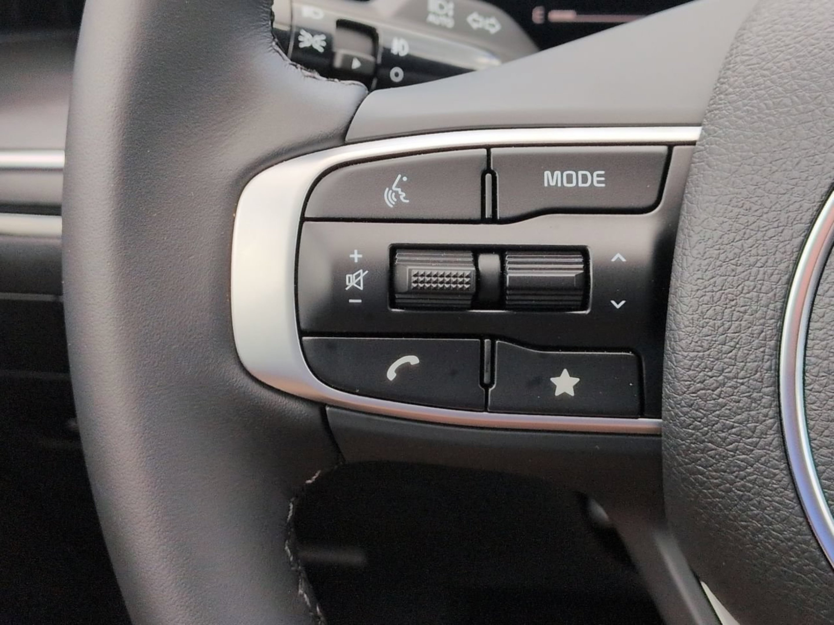 New 2026 Wolf Gray Kia GT-Line image 38