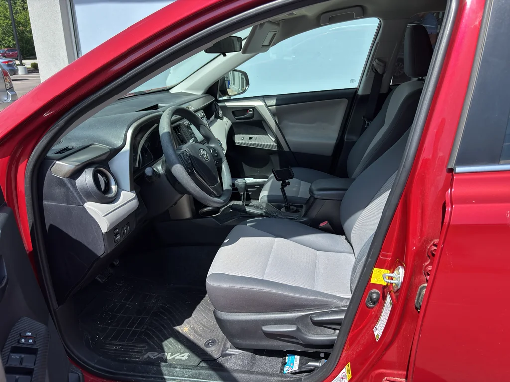 Used 2015 Barcelona Red Metallic Toyota LE image 5