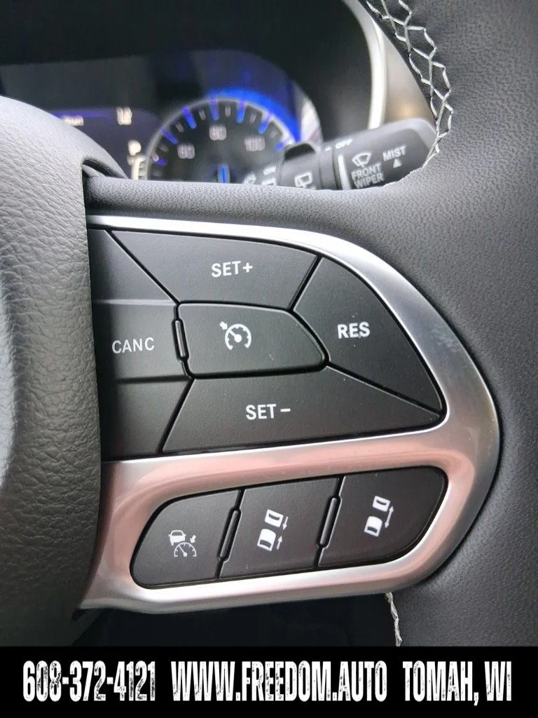 2026 Chrysler Pacifica Select - Photo 39