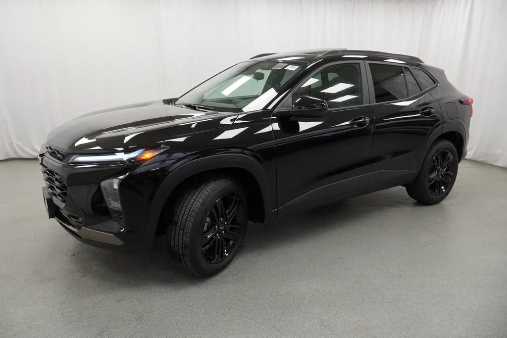 New 2026 Mosaic Black Metallic Chevrolet ACTIV image 3