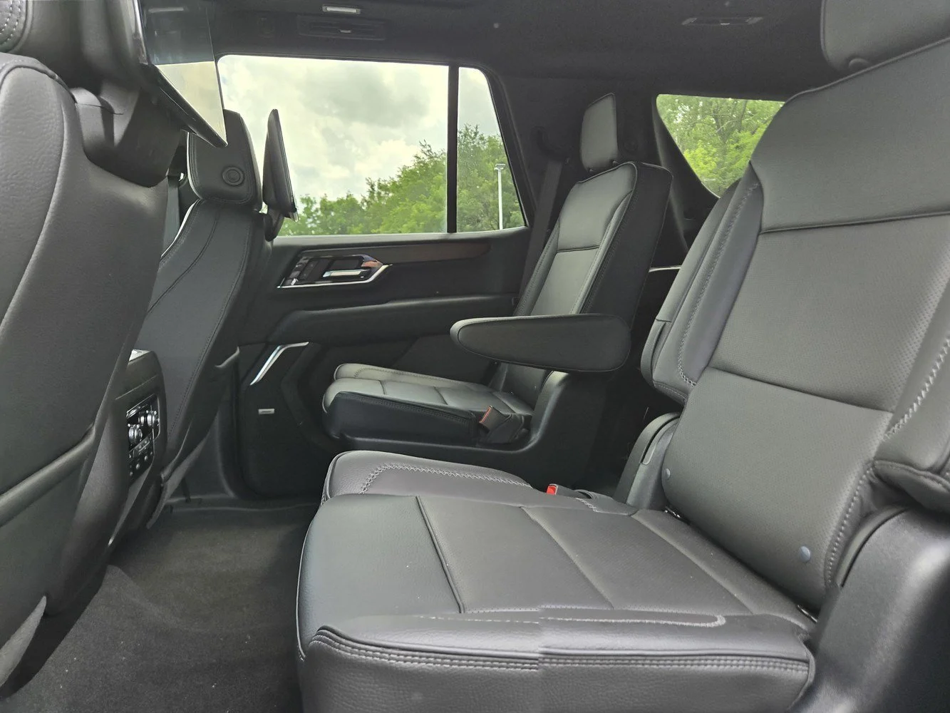 2026 GMC Yukon Denali - Photo 19