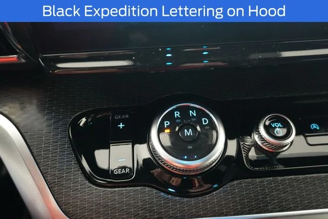 New 2026 Agate Black Metallic Ford MAX Platinum® image 18