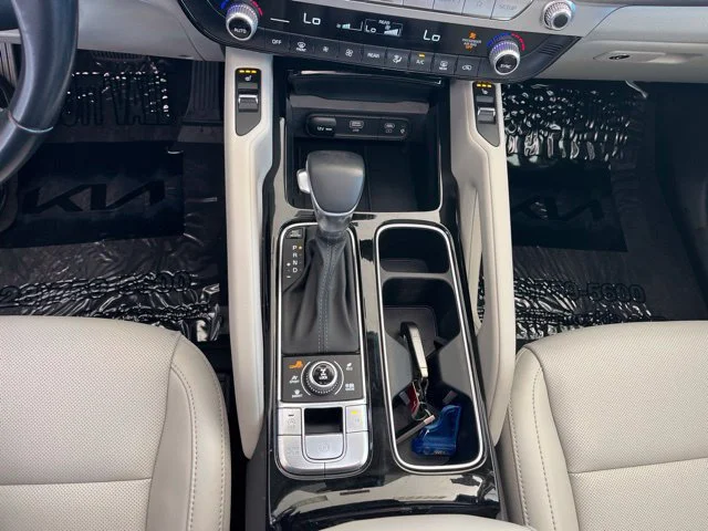 Certified Used 2024 Glacial White Pearl Kia S image 33
