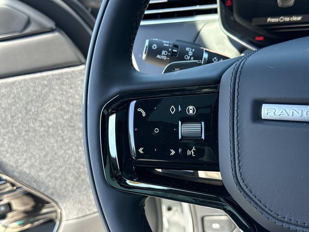 New 2026 Fuji White Land Rover Dynamic SE image 7