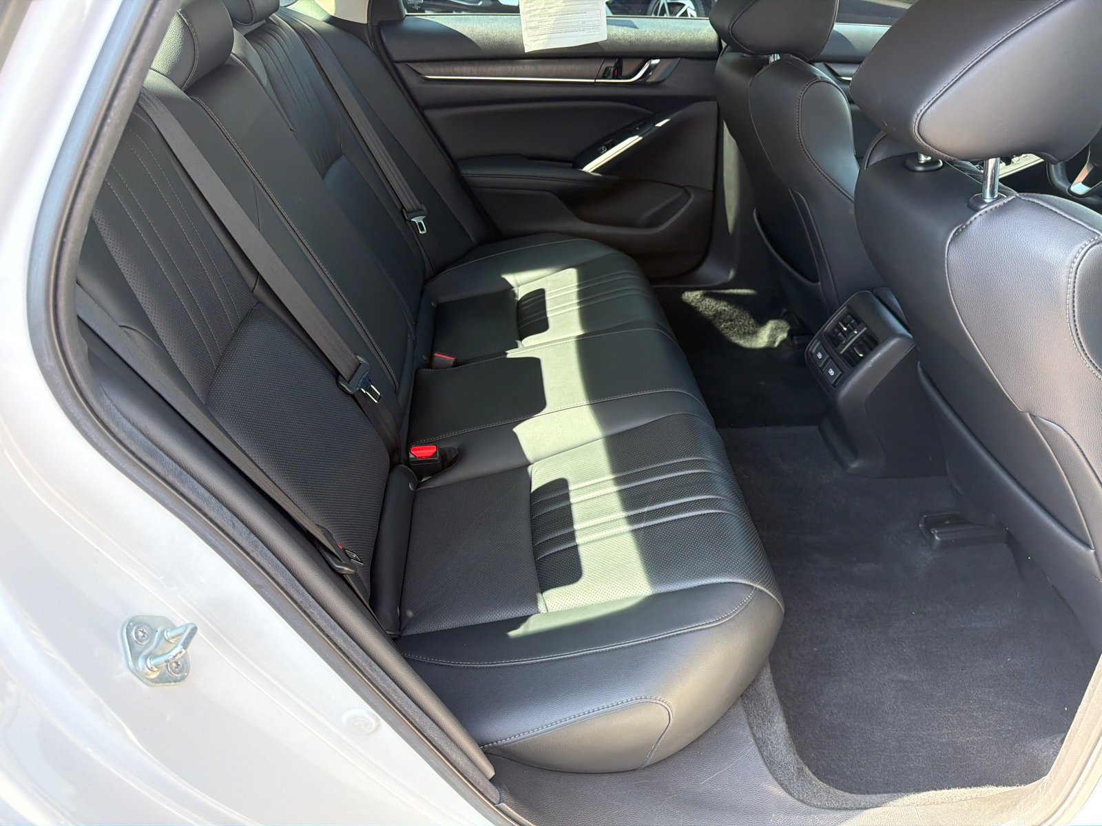 Used 2021 Platinum White Pearl Honda Touring image 15